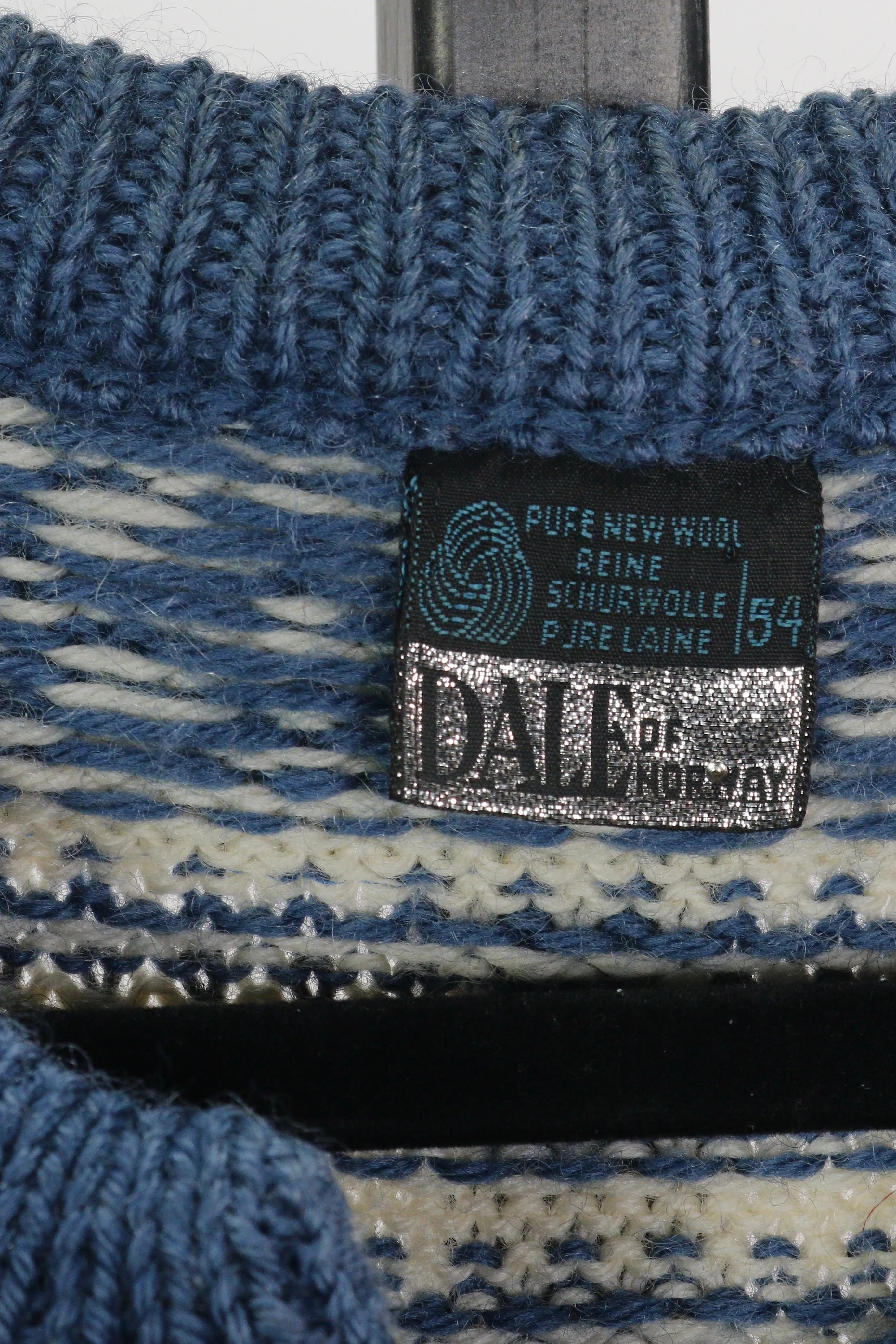 90s DALE of Norway Blue Trim Cardigan     XL