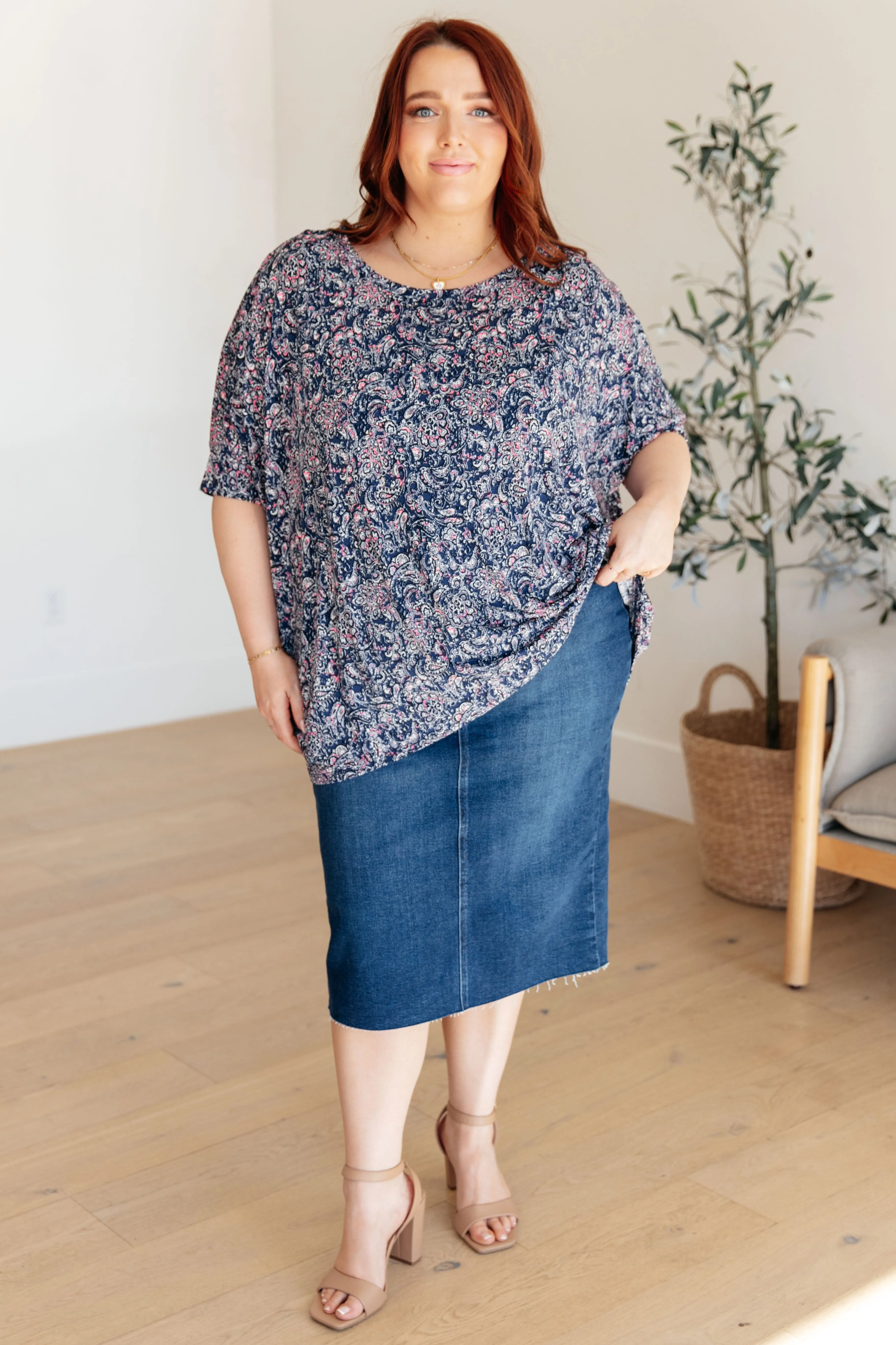Dear Scarlett Essential Blouse in Navy Paisley