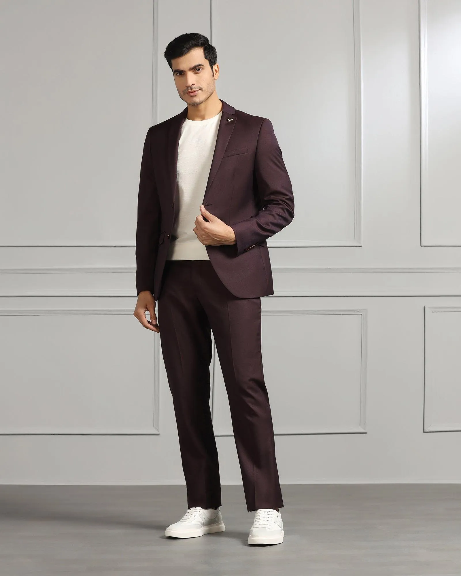 Luxe Tuxedo Three Piece Purple Solid Formal Suit - Oestin