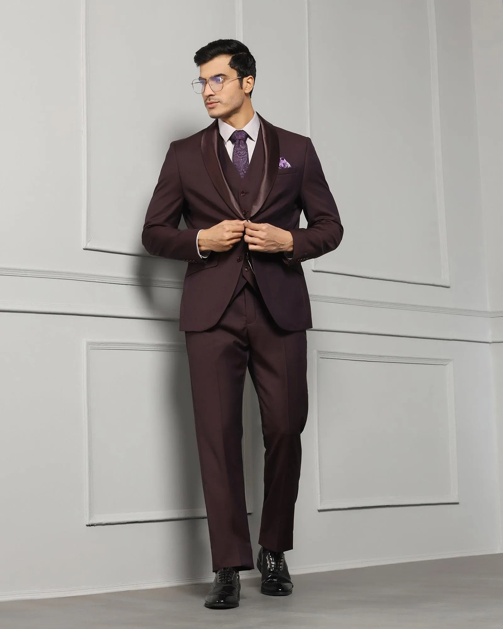 Luxe Tuxedo Three Piece Purple Solid Formal Suit - Oestin