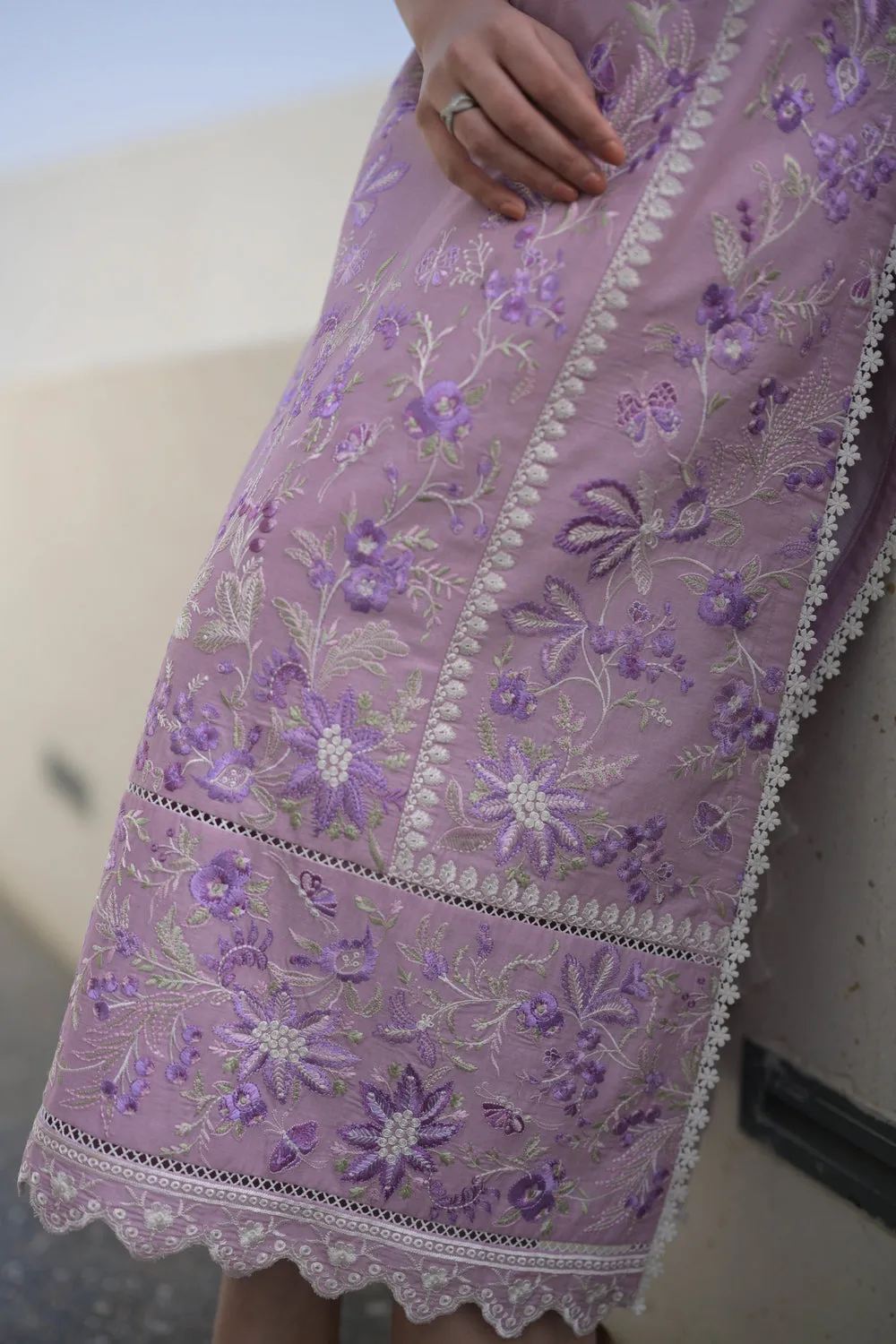 Luxury Lawn Vol 2 '24 - Lilac - Nel-24613 (RTS)
