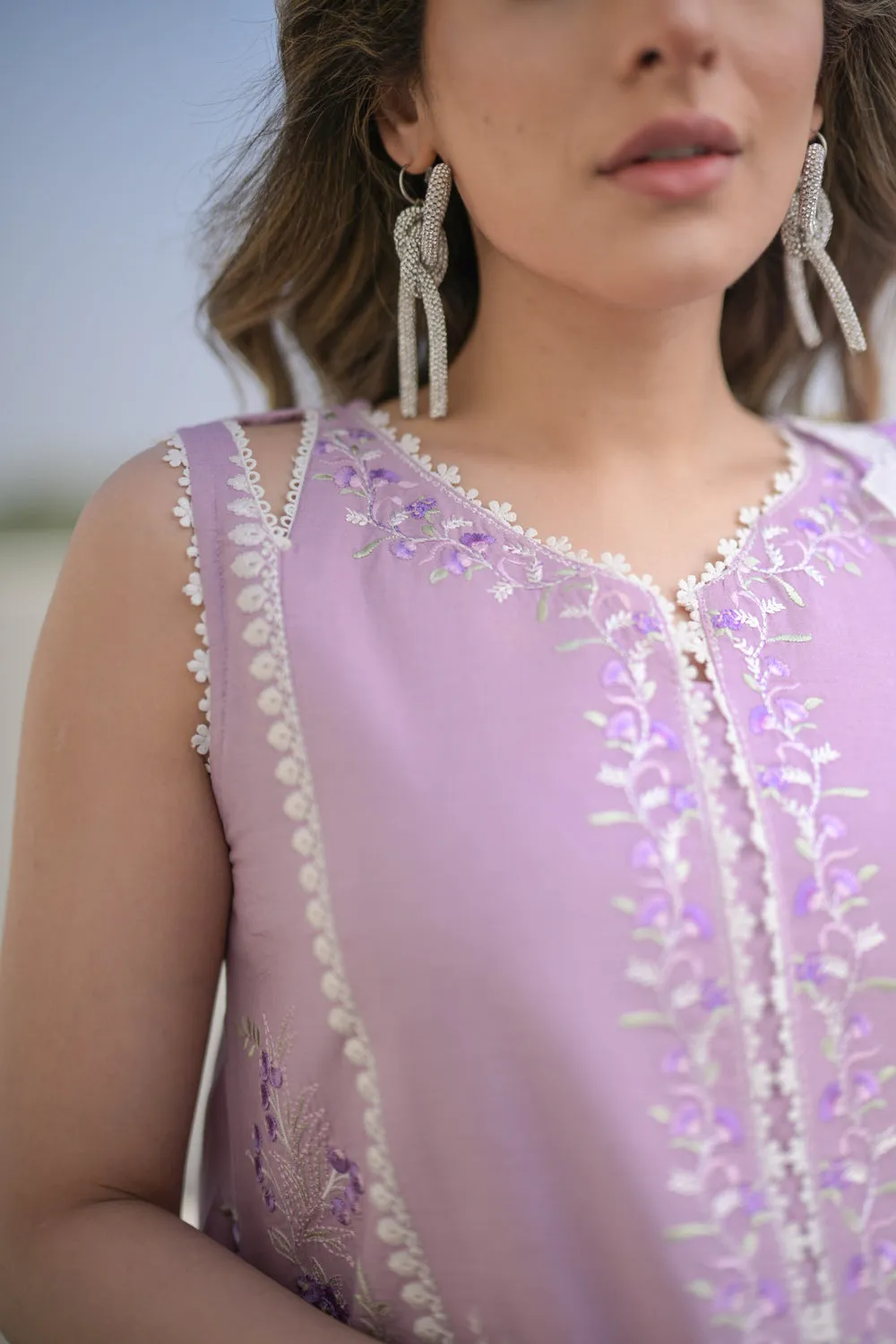 Luxury Lawn Vol 2 '24 - Lilac - Nel-24613 (RTS)