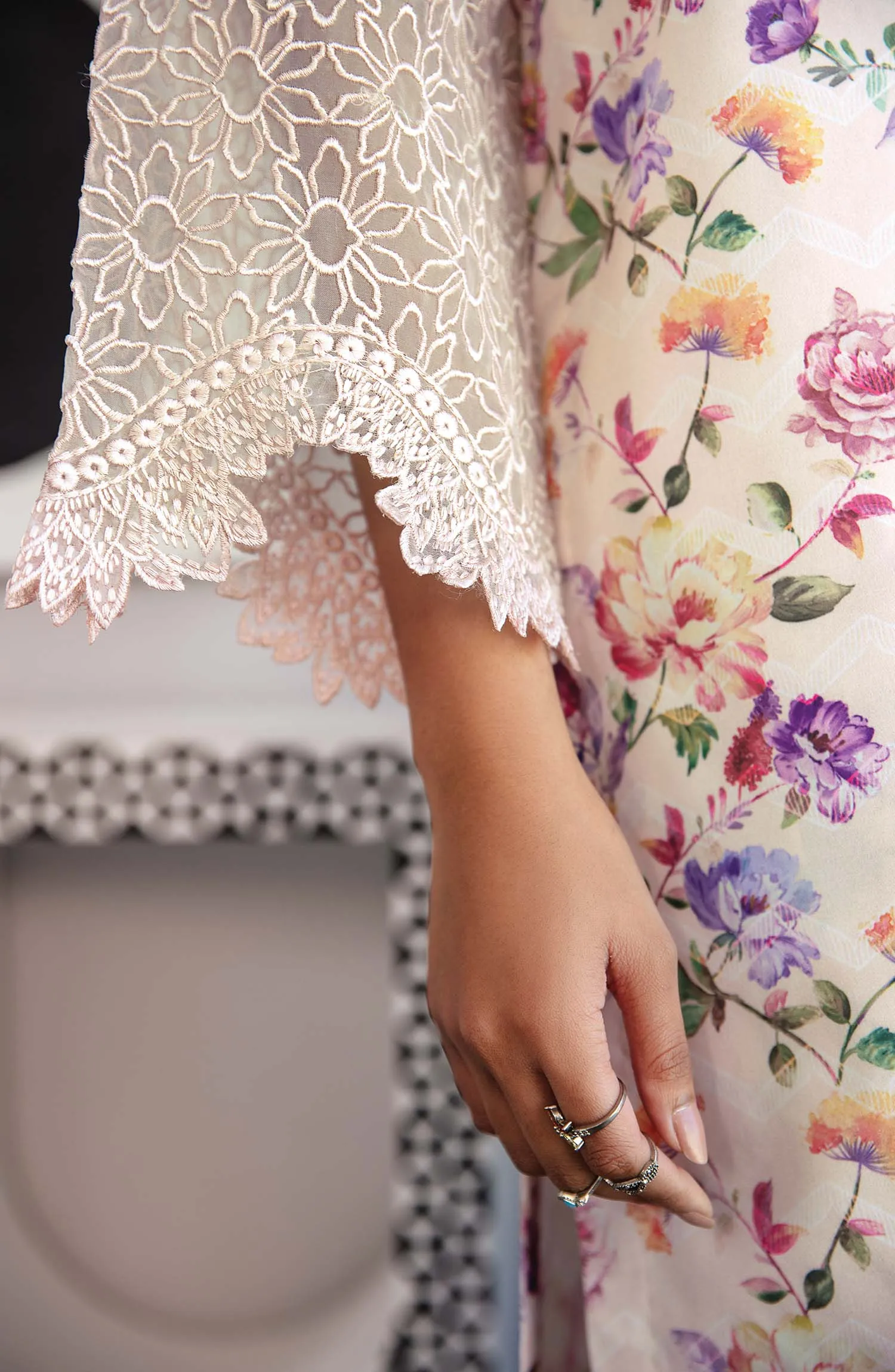 Parisa By Emaan Adeel Unstitched 3 Piece Luxury Winter Collection'2024-Florist