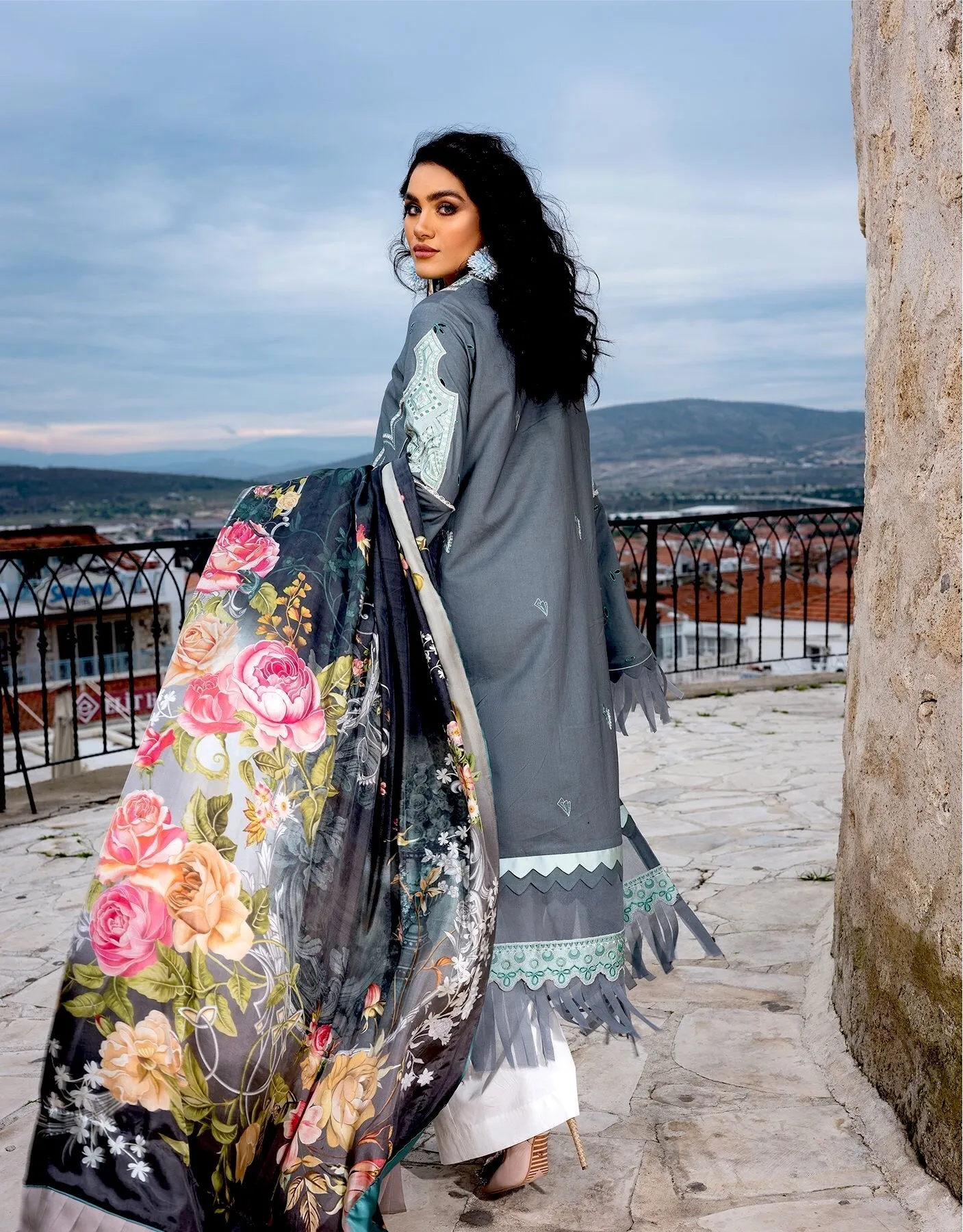 Sifa Lawn by Zunaira Raza – SL-03 A (Fringe Affair)